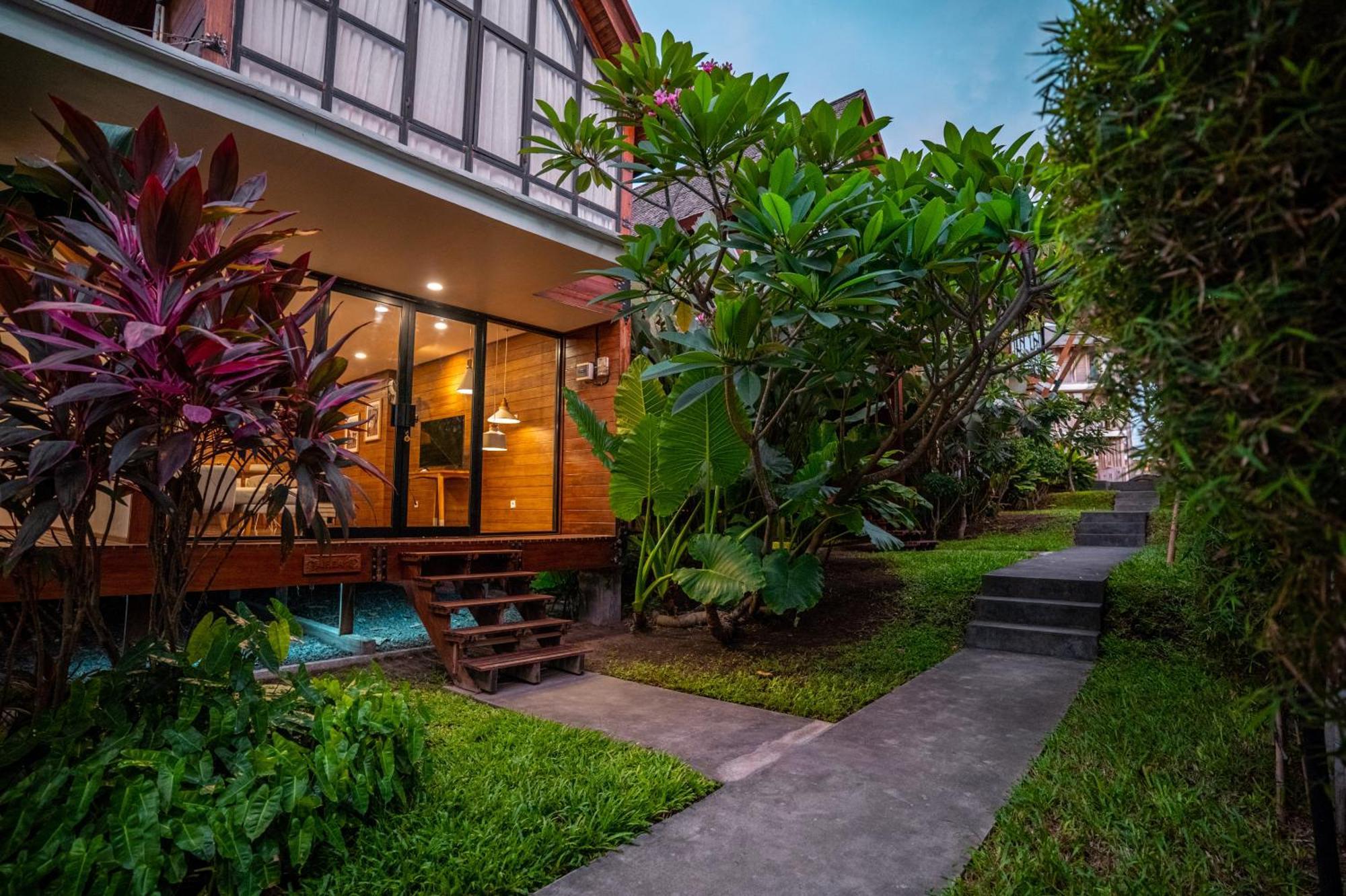 Atra Bambulogy Villa By Bambulogy Resort Kerobokan  Exterior photo